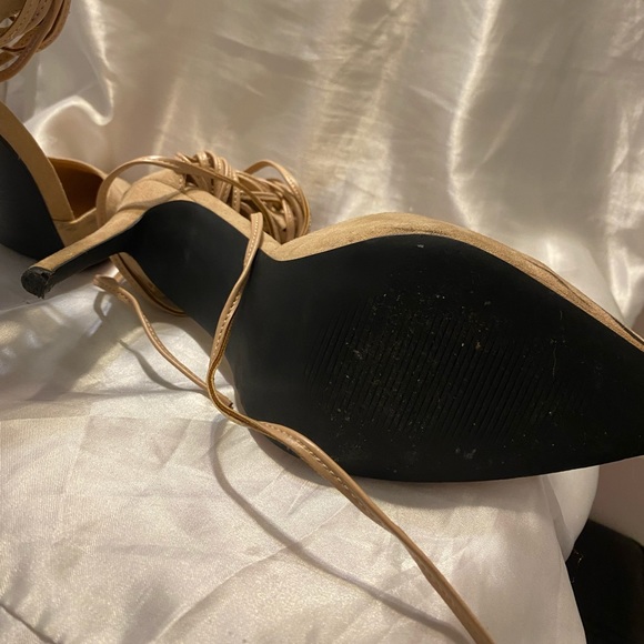 Nasty Gal Women’s Velvet Pointed Heels Size 9 👠 - Picture 16 of 16